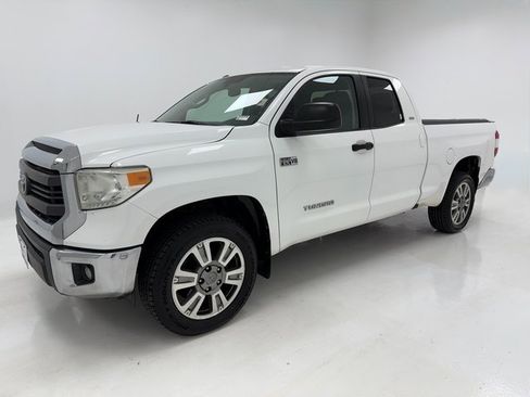Used 2015 Toyota Tundra SR5 image 5