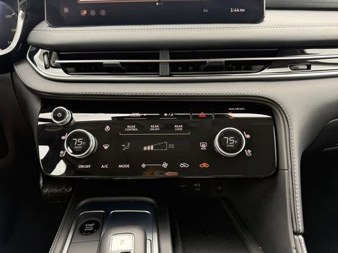 Certified 2026 INFINITI QX60 Luxe w/ Family Package image 5