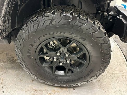 Used 2024 Jeep Wrangler Unlimited image 28