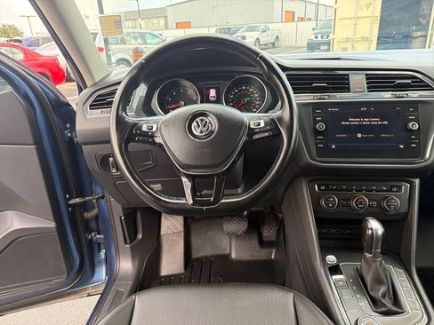 Used 2019 Volkswagen Tiguan SE AWD/4WD image 14