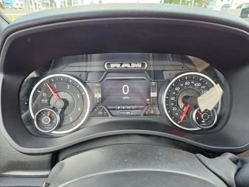 New 2025 RAM 5500 4x4 Regular Cab image 21