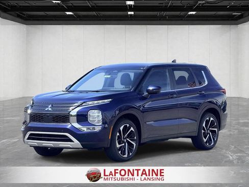Used 2024 Mitsubishi Outlander SE FWD image 1
