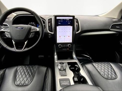 Used 2024 Ford Edge Titanium image 7