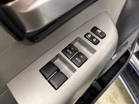 Used 2008 Toyota Sequoia Platinum RWD image 16