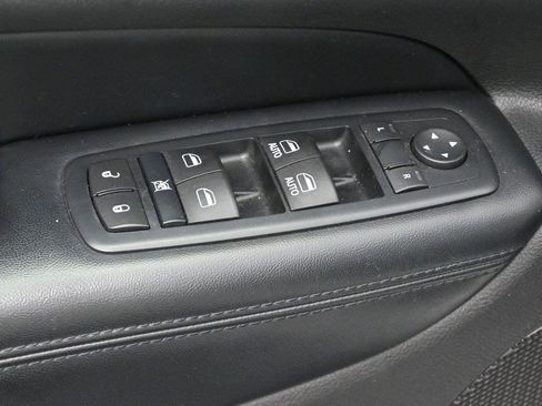 Used 2016 Jeep Grand Cherokee Laredo w/ Quick Order Package 23E AWD/4WD image 11