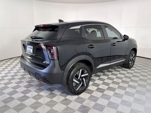Used 2026 Nissan Kicks SV FWD image 9