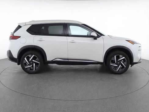 Used 2025 Nissan Kicks SV image 11