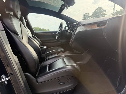 Used 2019 Tesla Model X Long Range AWD/4WD image 33