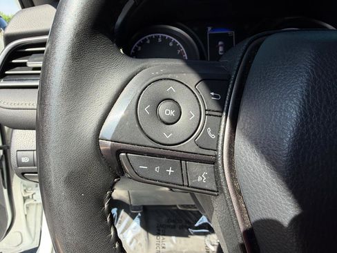 Used 2021 Toyota Camry SE image 24