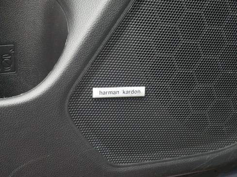 Used 2017 Subaru Outback 3.6R Limited image 35