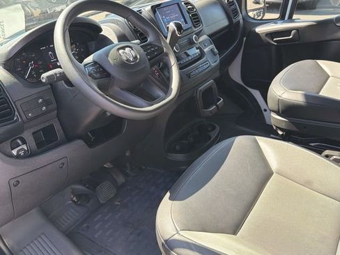 Used 2025 RAM ProMaster 2500 w/ Convenience Group FWD image 9