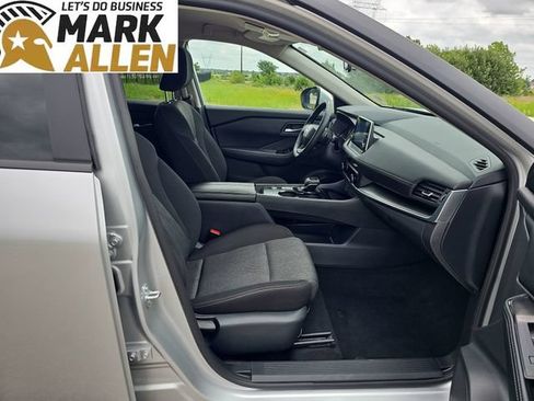 Used 2025 Nissan Rogue SV FWD image 27