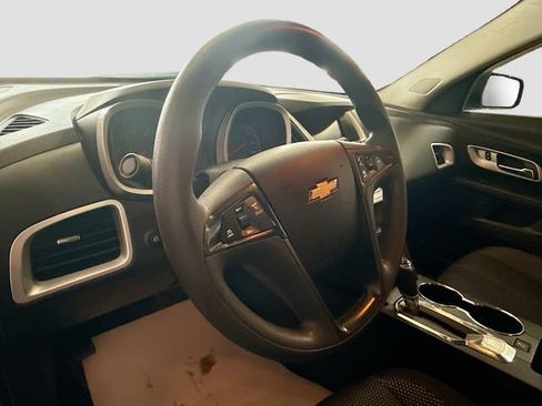 Used 2017 Chevrolet Equinox LS FWD image 11