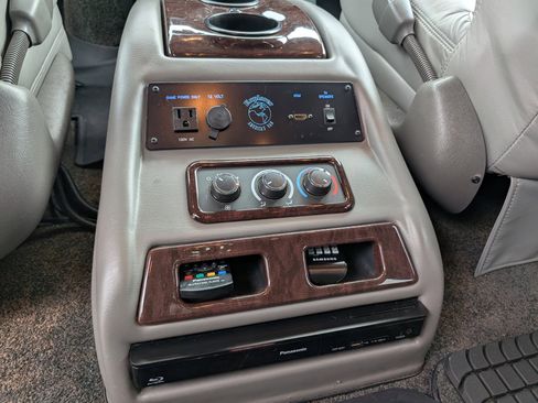 Used 2014 GMC Savana 1500 SLT image 25