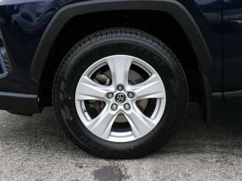 Used 2019 Toyota RAV4 XLE w/ Convenience Package image 14