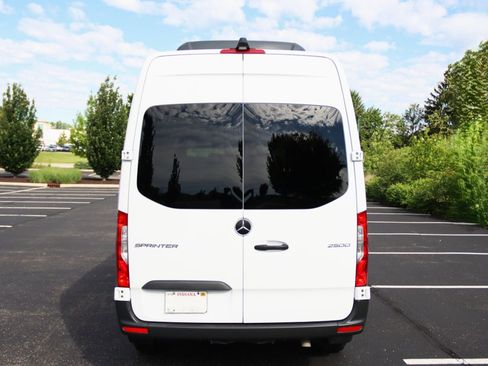 Used 2024 Mercedes-Benz Sprinter 2500 image 3
