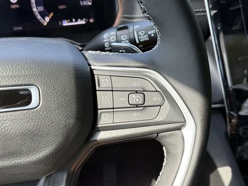New 2025 Jeep Grand Cherokee L Altitude RWD image 23