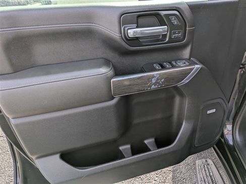 Used 2020 Chevrolet Silverado 2500 LTZ w/ LTZ Plus Package image 17