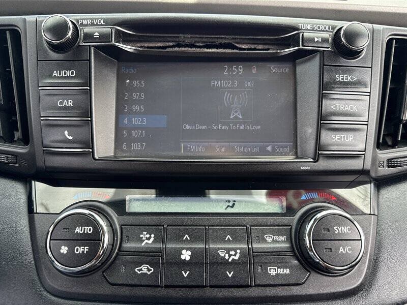 Used 2018 Toyota RAV4 XLE w/ Carpet Mat Package FWD image 28