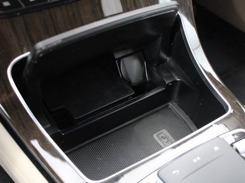 Certified 2022 Mercedes-Benz GLC 300 4MATIC w/ Driver Assistance Package image 26