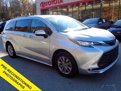 Used 2021 Toyota Sienna XLE