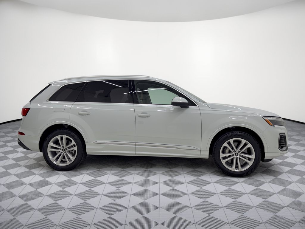 Used 2025 Audi Q7 3.0T Premium Plus w/ Premium Plus Package AWD/4WD image 8