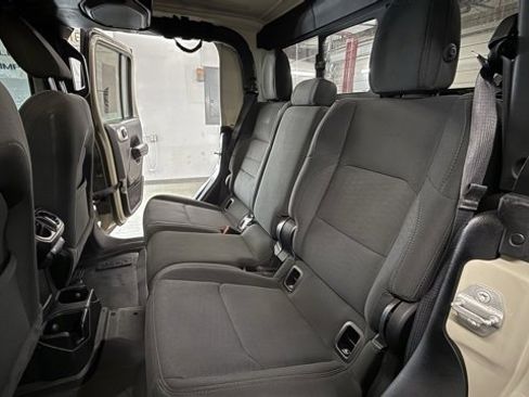 Used 2020 Jeep Gladiator Sport w/ Quick Order Package 24S image 25