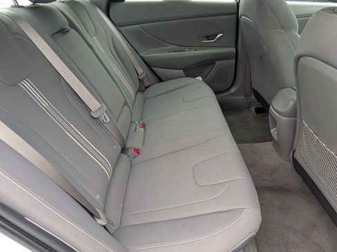Used 2025 Hyundai Elantra SEL FWD image 23