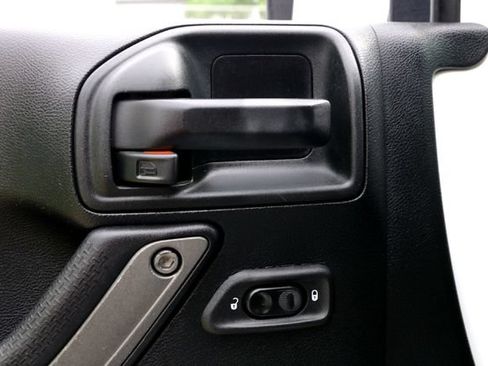 Used 2018 Jeep Wrangler Sport AWD/4WD image 20