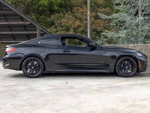 Used 2022 BMW M440i Coupe w/ Shadowloine Package RWD image 12