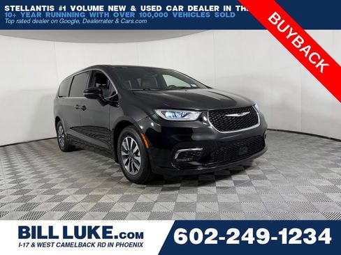 Used 2025 Chrysler Pacifica Select w/ Uconnect Theater Family Group FWD image 1