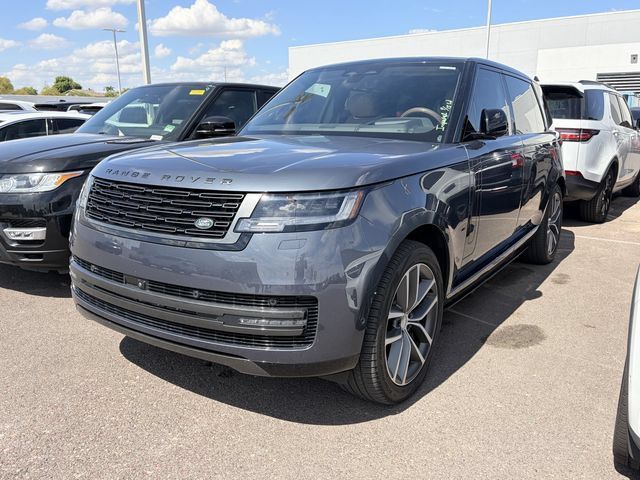 Used 2025 Land Rover Range Rover Long Wheelbase SE AWD/4WD image 1