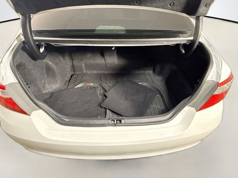 Used 2016 Toyota Camry LE image 35