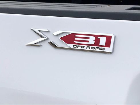 Used 2022 GMC Sierra 3500 SLE w/ SLE Convenience Package image 30