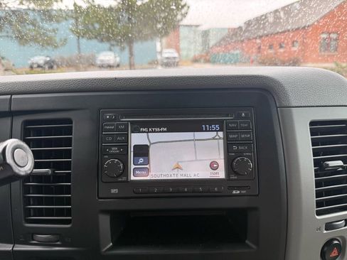 Used 2013 Nissan NV 3500 SL w/ Technology Pkg image 31