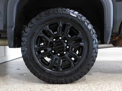 Used 2021 GMC Sierra 3500 Denali w/ Denali Ultimate Package AWD/4WD image 9