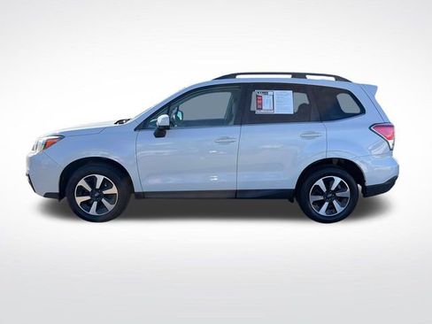 Used 2017 Subaru Forester 2.5i Limited AWD/4WD image 3