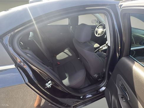 Used 2016 Chevrolet Cruze LT w/ Technology Package image 14