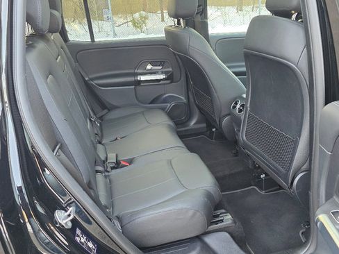 Used 2022 Mercedes-Benz GLB 250 w/ Premium Package Lite image 23