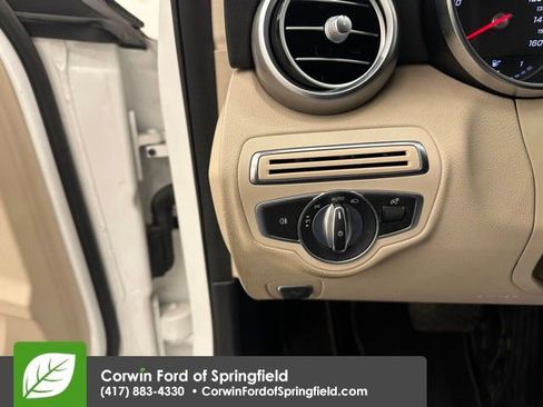 Used 2018 Mercedes-Benz C 300 Sedan image 32