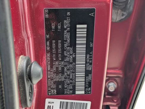 Used 2020 Toyota Highlander XLE FWD image 28