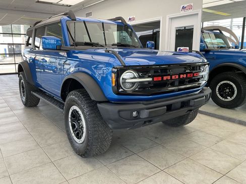 Used 2022 Ford Bronco Outer Banks w/ Sasquatch Package AWD/4WD image 1