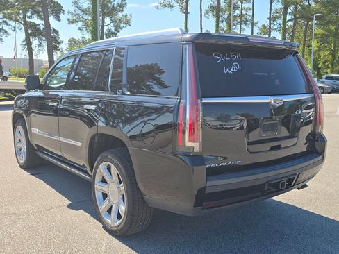 Used 2017 Cadillac Escalade Premium Luxury AWD/4WD image 5