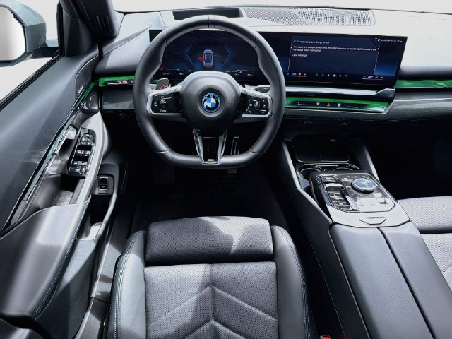 Used 2026 BMW i5 eDrive40 w/ M Sport Package RWD image 17