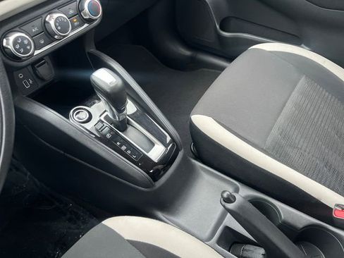 Used 2021 Nissan Versa SV image 26