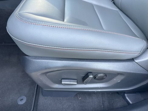 New 2025 Ford Explorer Active w/ Active Comfort Package image 7