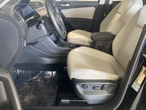 Used 2020 Volkswagen Tiguan SEL AWD/4WD image 8