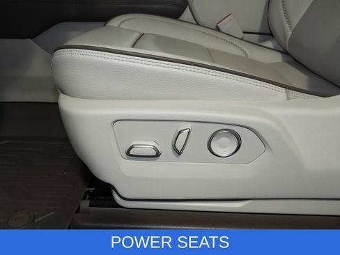Used 2025 GMC Yukon Denali AWD/4WD image 12