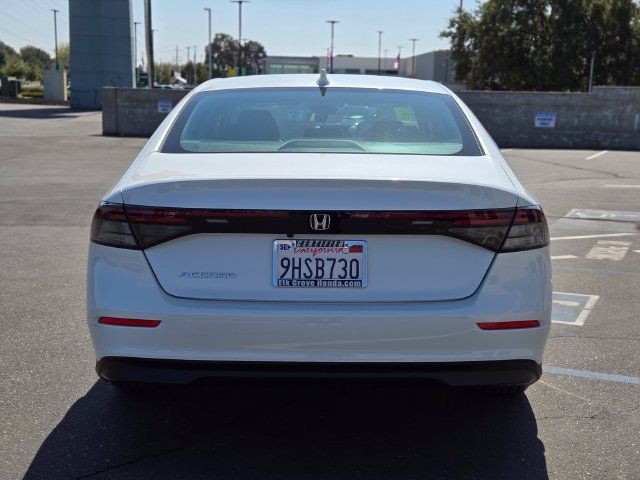 Certified 2023 Honda Accord EX image 5