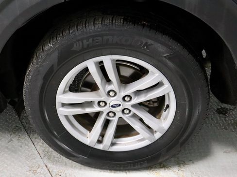 Certified 2023 Ford Explorer XLT image 19